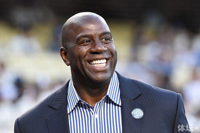 上海市足协贺电海港：上海职业足球首个双冠王